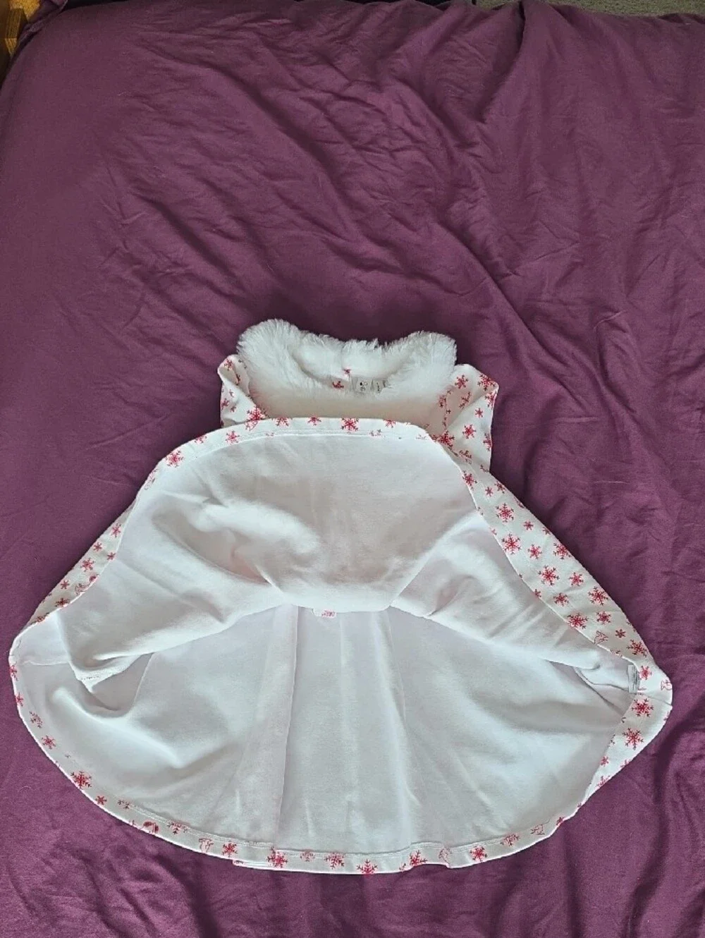 Janie & Jack Peanuts White Dress w/ Red Snowflake/Snoopy Print & Faux Fur Collar